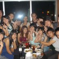 อ่า..ได้เวลาเขียนบล็อกอีกแล้ว หลังจากไม่ได้เขียนมาแรมปี (เวอร์ไปปะ) พอดีนั่งรอเพื่อนอยู่ พร้อมกับได้รับรูปบายเนียร์จากเพื่อนพอดี เลยมาเขียนถึงงานบายเนียร์ซักหน่อยแล้วกัน มีรูปงานอยู่ด้านในด้วยนะ ไปขอมาได้แค่เนี้ย เพราะไอเจ้า htc มันไม่มีแฟลชเลยถ่ายเองไม่ได้ ดีนะไปแจมถ่ายกะชาวบ้านไว้เยอะ เลยตามขอได้ หะๆ งานนี้หนุกหนานมากเลยทีเดียวเชียวแหล่ะ ลองเข้าไปอ่านดูข้างในแล้วกัน ระหว่างนั่งรอเพื่อนก็เขียนได้เท่าที่เห็นอ่ะนะ เอิกๆ นั่งดูรูปเพื่อนรั่วแต่ละคนก็ฮาดีแหะ งิๆ